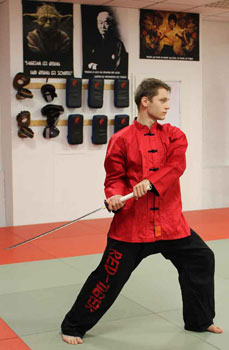 Kampfsportschule-Düsseldorf-Schwertkurs-Schwertkampf-Schwertkunst-Training