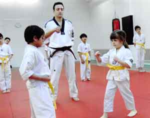 Kampfsportschule-Düsseldorf-Taekwondo-Kids-Kinder-Training